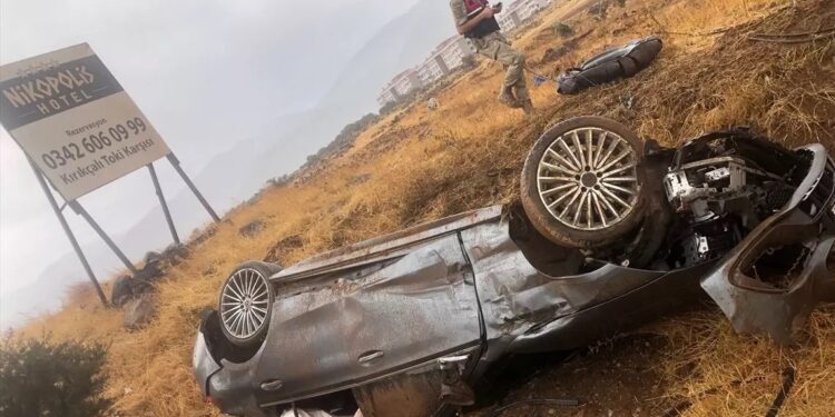 İki avtomobil toqquşdu: 3 yaralı