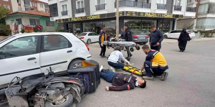 Minik avtomobili və motosiklet toqquşdu: 16 yaşlı sürücü yaralandı