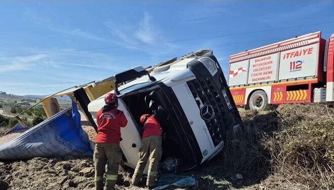TIR yol kənarına aşdı: 1 yaralı