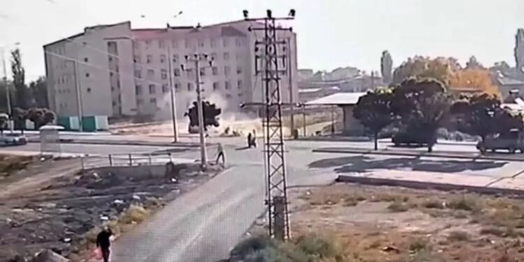 Minik avtomobili və motosiklet toqquşdu: 3 yaralı