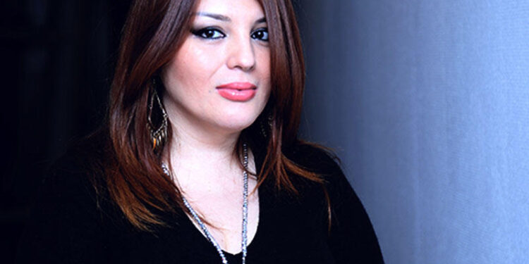 Müğənni xalasının adını eşidib özündən çıxdı: "Mənə ağzına gələni yazır"