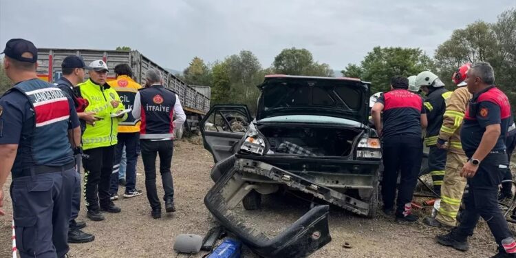 Minik avtomobili və TIR toqquşdu: Ər və arvad həyatını itirdi