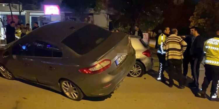 Avtomobil parklanmış vəziyyətdə olan avtomobillərə çırpıldı