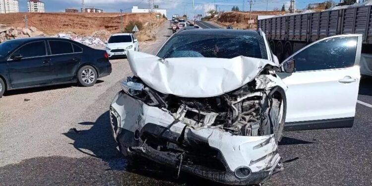 Minik avtomobili və traktor toqquşdu: 4 yaralı