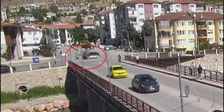 Minik avtomobili və motosiklet toqquşdu: 1 yaralı