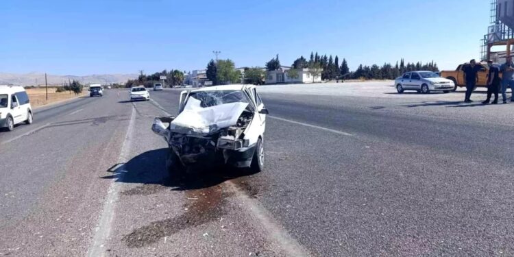 İki avtomobil toqquşdu: 4 yaralı