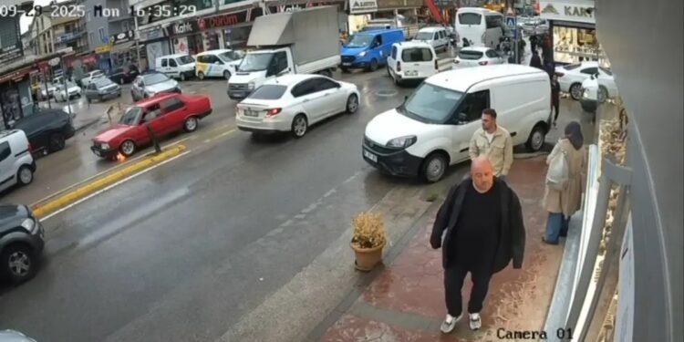 Hərəkətdə olan avtomobil yandı