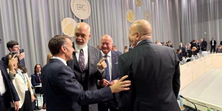 Edi Rama Makronla zarafatlaşdı - “Azərbaycanla Albaniyadan üzr istəyin” – VİDEO