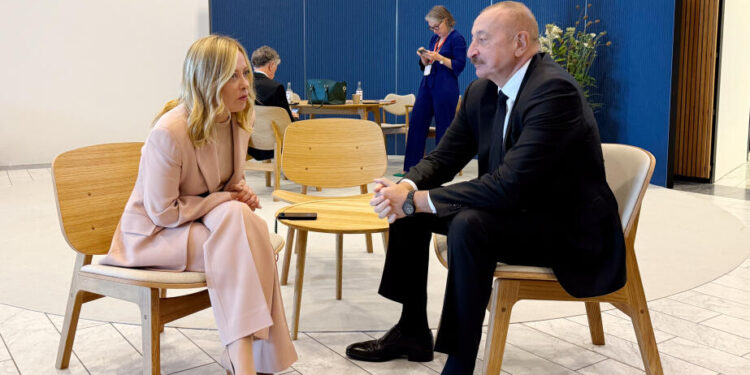 İlham Əliyevin Kopenhagendə Ciorcia Meloni ilə görüşü olub - FOTOLAR