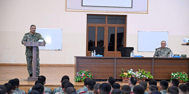 Zakir Həsənov Komandonun şəxsi heyyətinə tapşırıqlar verdi