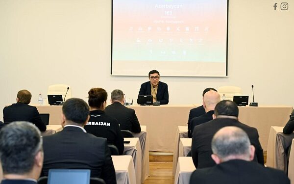 Fərid Qayıbov federasiyaların nümayəndələri ilə görüşüb