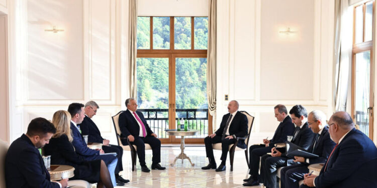 Azərbaycan Prezidenti Qəbələdə Viktor Orban ilə görüşüb - FOTOLAR