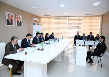 Fərid Qayıbov vətəndaşları qəbul edib-FOTOLAR