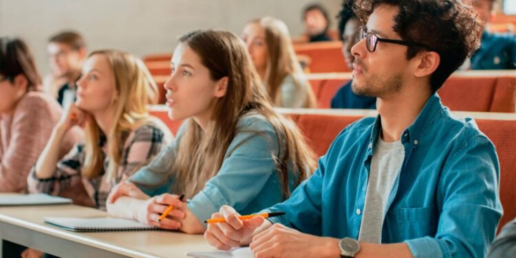 Türkiyədə universitet müddəti üç ilə endiriləcək