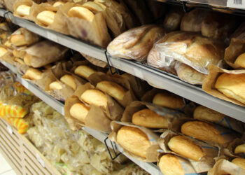 Paytaxtın mərkəzindəki mağazada təhlükəli məhsullar satılır?