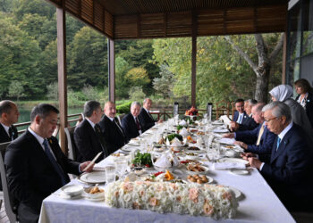 Qəbələdə dövlət və hökumət başçılarının şərəfinə rəsmi nahar verilib – FOTOLAR