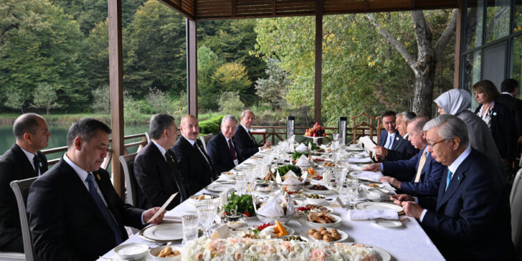Qəbələdə dövlət və hökumət başçılarının şərəfinə rəsmi nahar verilib - FOTOLAR