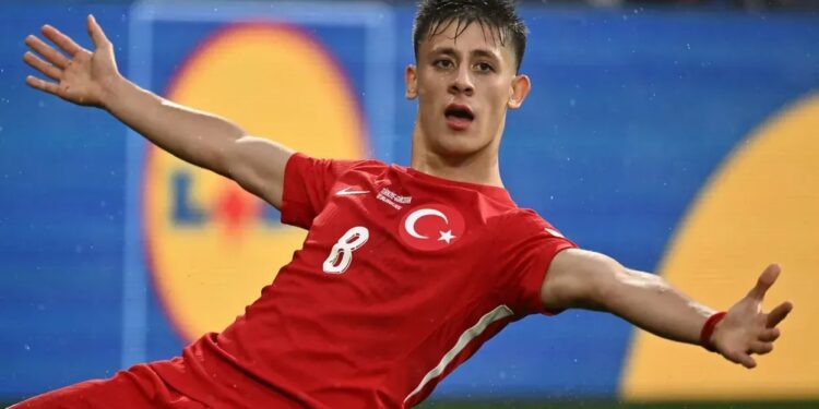 Dünyaca məşhur şirkət Arda Gülerlə 33 milyon dollarlıq müqavilə İMZALADI - FOTO