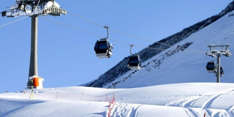 Azərbaycana qar yağdı