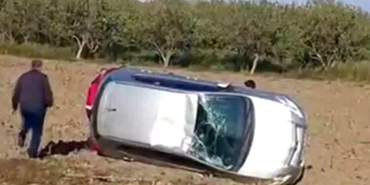 Avtomobil tarlaya aşdı: Sürücü yaralandı