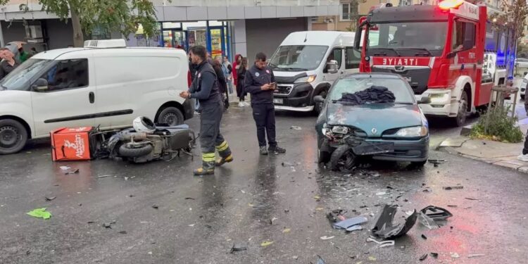 Minik avtomobili və motosiklet toqquşdu: 2 yaralı