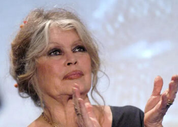 Məşhur aktrisa xəstəxanaya yerləşdirildi – Vəziyyəti ağırdır – FOTO