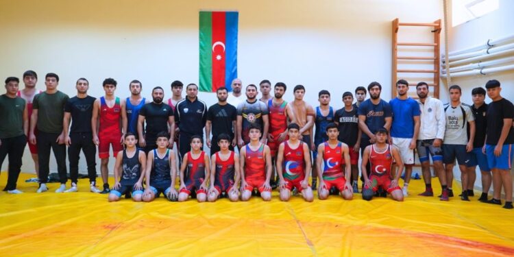 Titullu güləşçilərimiz master-klass keçib