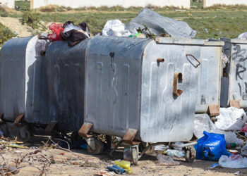 “Burada vəziyyət bərbaddır, hər kəs…” – Maştağada zibillər niyə daşınmır?