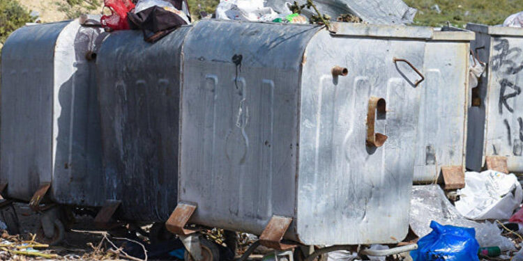 "Burada vəziyyət bərbaddır, hər kəs..." - Maştağada zibillər niyə daşınmır?