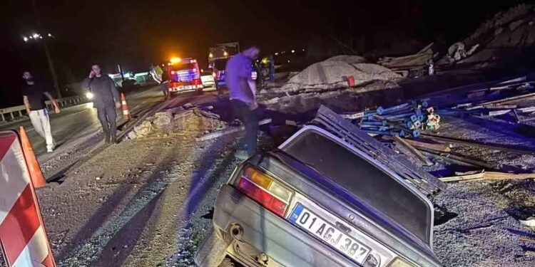 Bir çalaya iki avtomobil düşdü