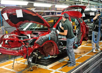 Avtomobil nəhəngi fabriklərini bağlayır – 20 min nəfər işsiz qalacaq