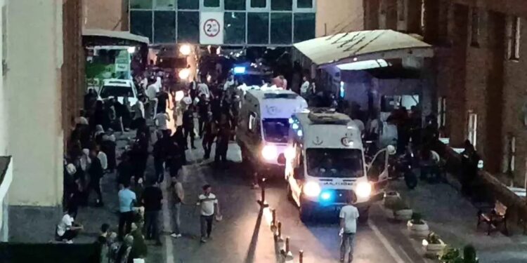 Yol qəzasından sonra mübahisə: 2 yaralı