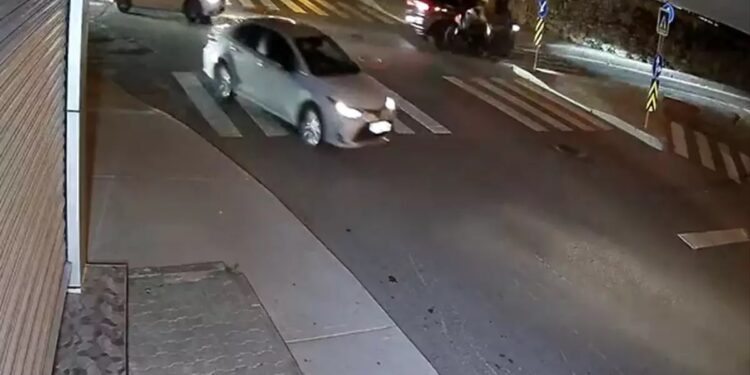 Minik avtomobili və motosiklet toqquşdu: 2 yaralı