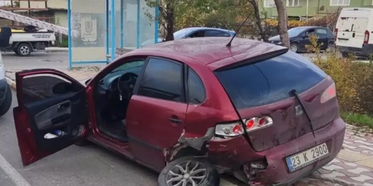 2 avtomobil toqquşdu: 3 yaralı