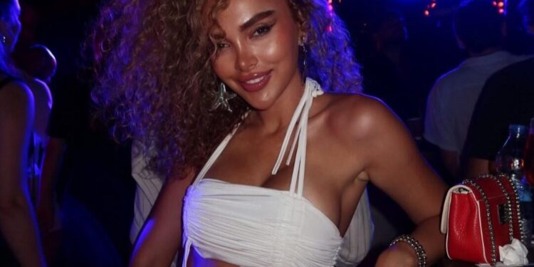 “Bahar Store”da “100 manatlıq hədiyyə” qalmaqalı: bloqer belə ALDADILDI - VİDEO