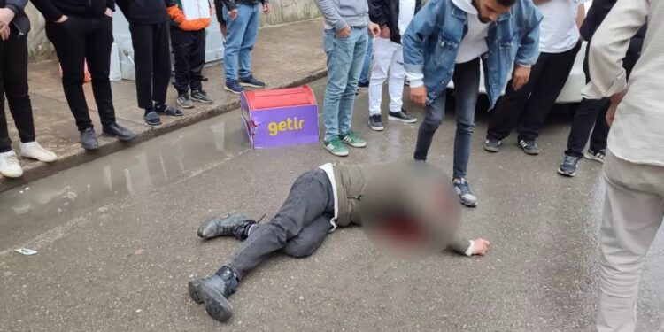 Minik avtomobili və motosiklet toqquşdu: Sürücü ağır yaralandı