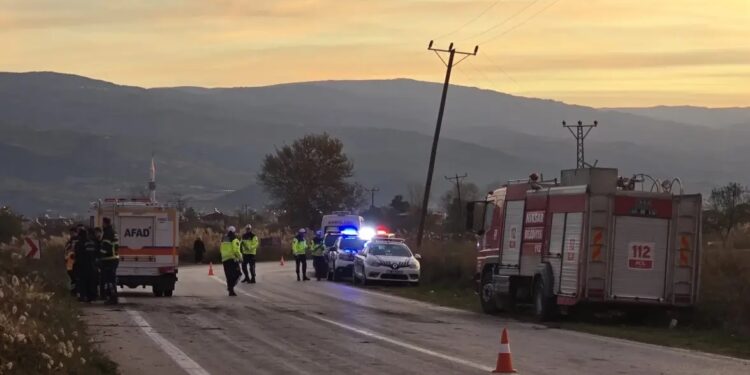 Avtomobil gölməçəyə düşdü: 1 ölü, 2 yaralı