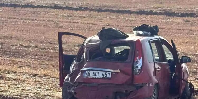 Avtomobil yol kənarına aşdı: 4 yaralı