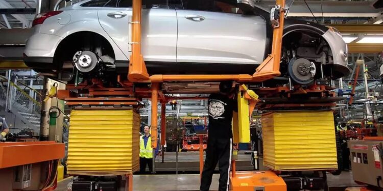 “Ford Focus”un istehsalı dayandırıldı