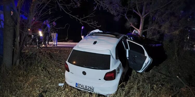 Minik avtomobili və yük maşını toqquşdu: 1 ölü, 1 yaralı