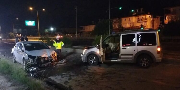 İki avtomobil toqquşdu: 1 yaralı