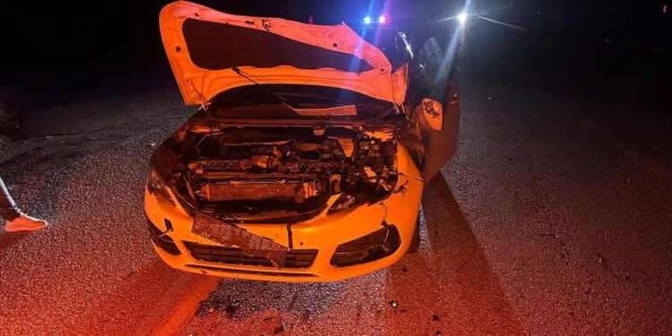 Avtomobil danaya çırpıldı: 2 yaralı