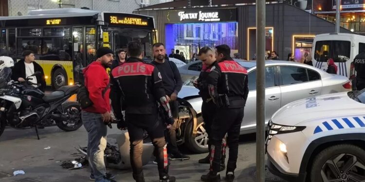 İki avtomobil toqquşdu: 1 yaralı