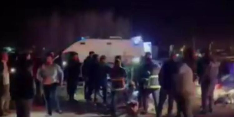 İki avtomobil toqquşdu: 3 ölü, 6 yaralı