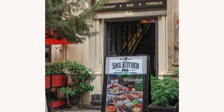 Bakıda məşhur restoranda Fələstin bayrağı mübahisəsi - FOTO