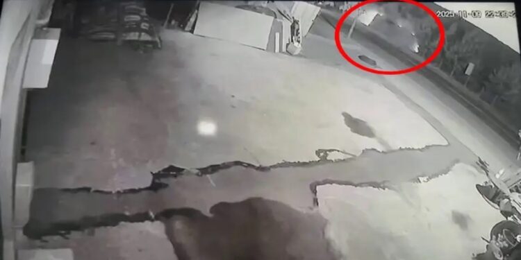 Mikroavobus aşdı: 8 yaralı