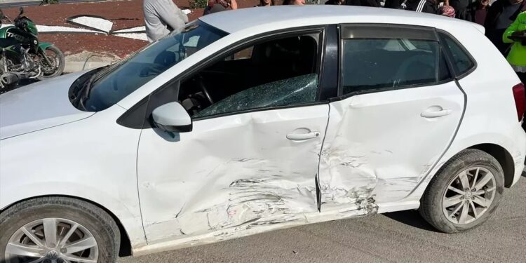 İki avtomobil toqquşdu: 4 yaralı