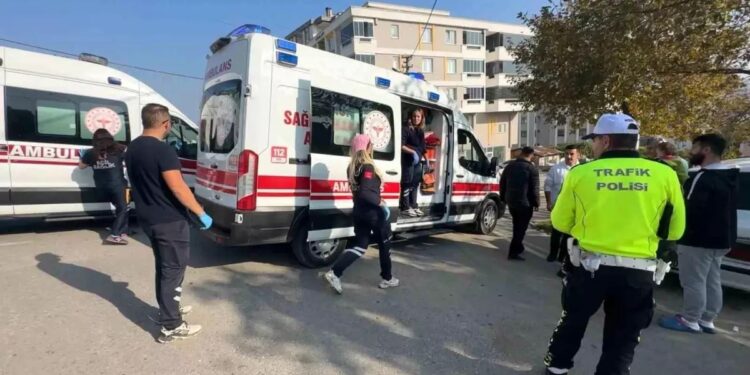 İki avtomobil toqquşdu: 4 yaralı