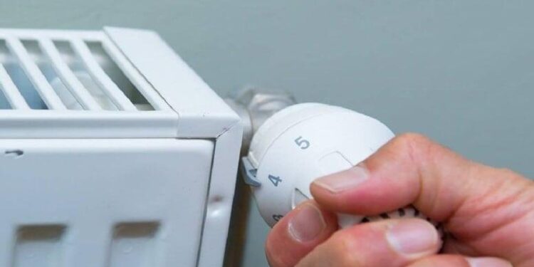 Kombi ustası açıqladı: Bu göstəricidə radiator həm isti olacaq, həm də xərc azalacaq