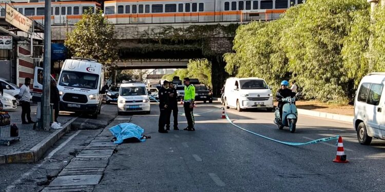 70 yaşlı kişini avtomobil vurdu